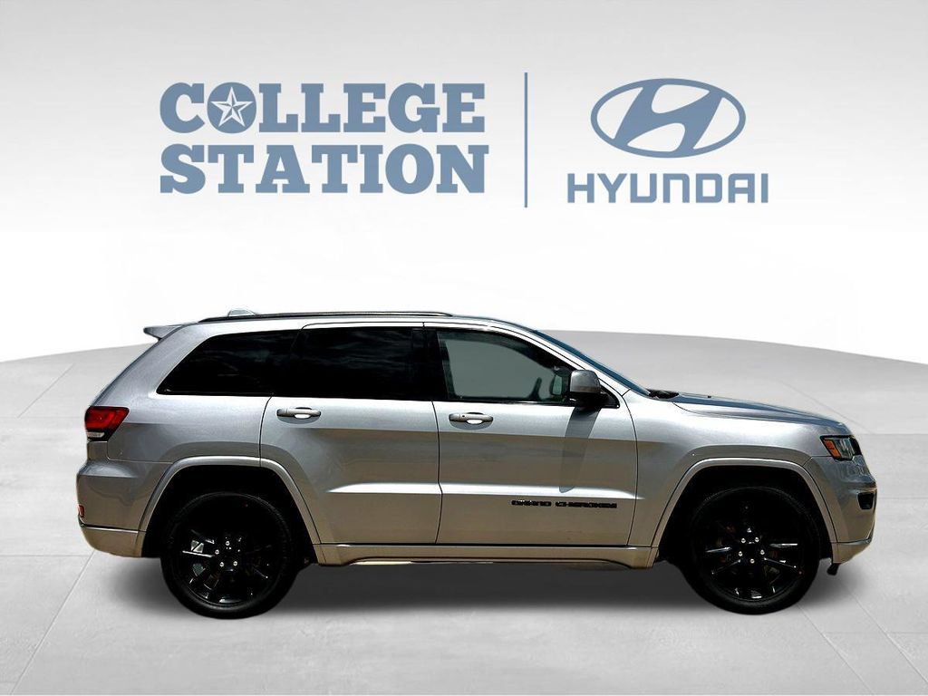 Used 2020 Jeep Grand Cherokee Altitude RWD image 11