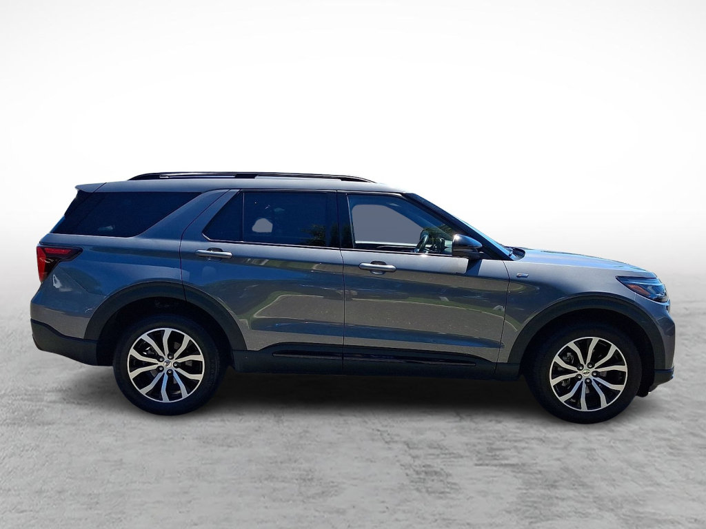 Used 2025 Ford Explorer ST-Line AWD/4WD image 6