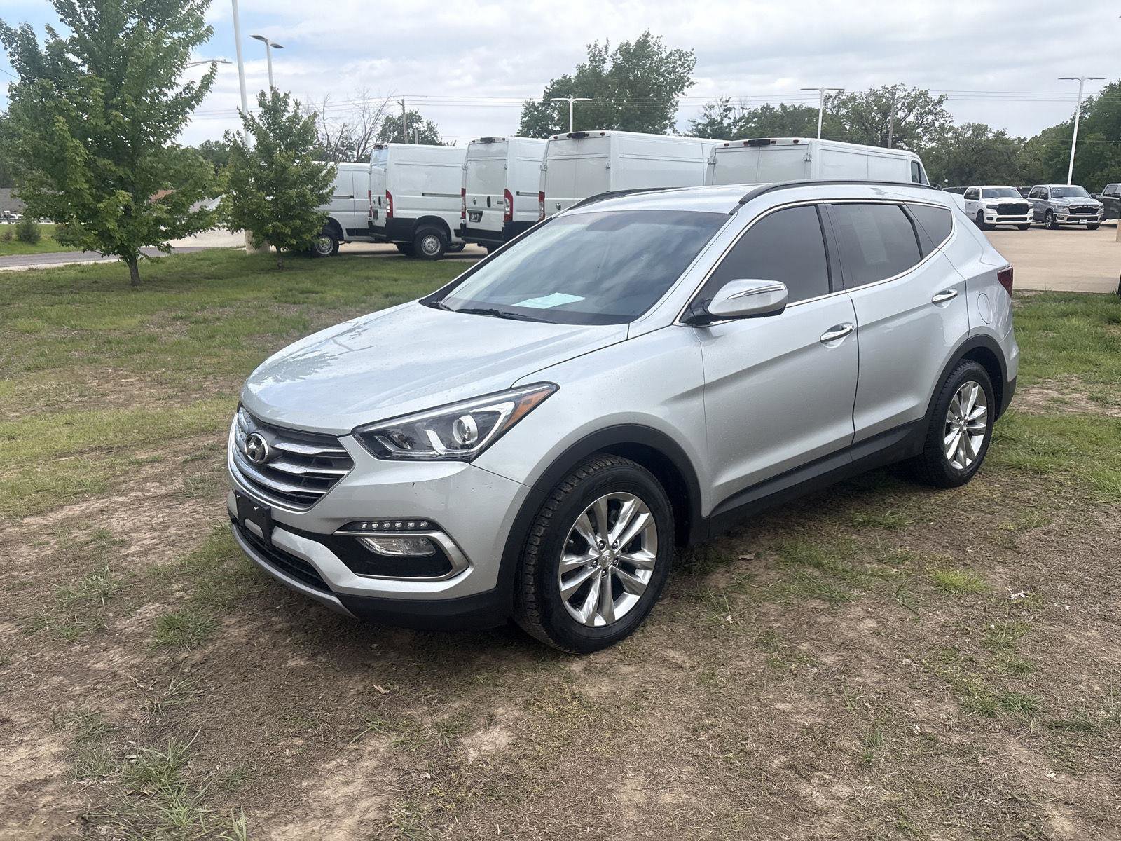 Used 2017 Hyundai Santa Fe Sport 2.0T AWD/4WD image 2