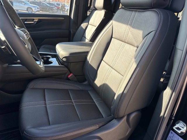 New 2026 Chevrolet Suburban High Country AWD/4WD image 32