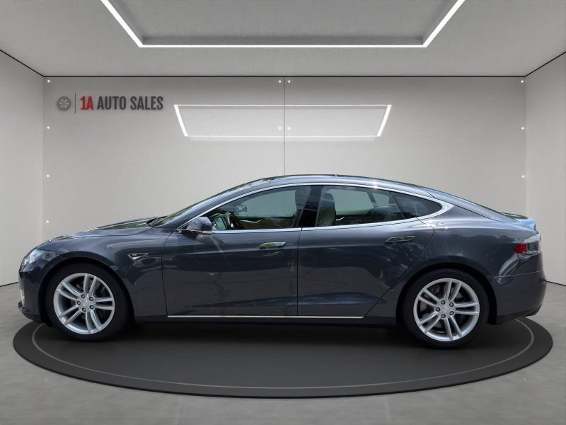 Used 2015 Tesla Model S 70D AWD/4WD image 2