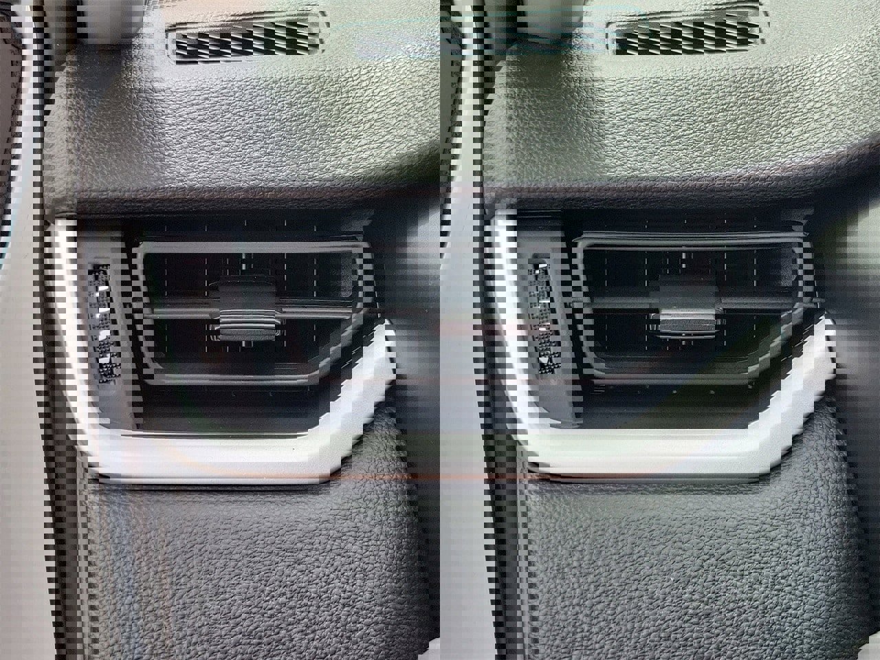 Used 2025 Toyota RAV4 LE image 30