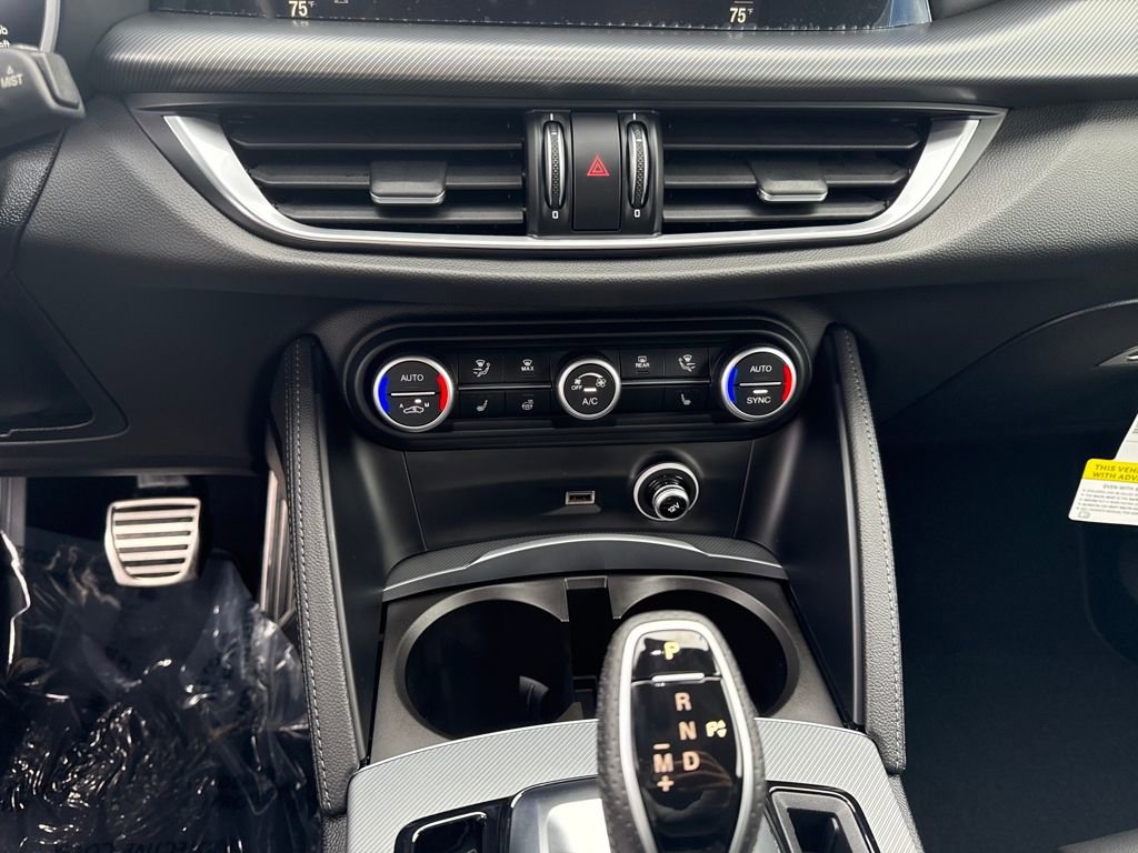 New 2025 Alfa Romeo Stelvio Sprint image 21