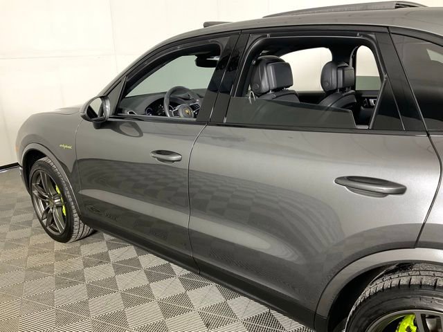 Used 2020 Porsche Cayenne E-Hybrid image 36
