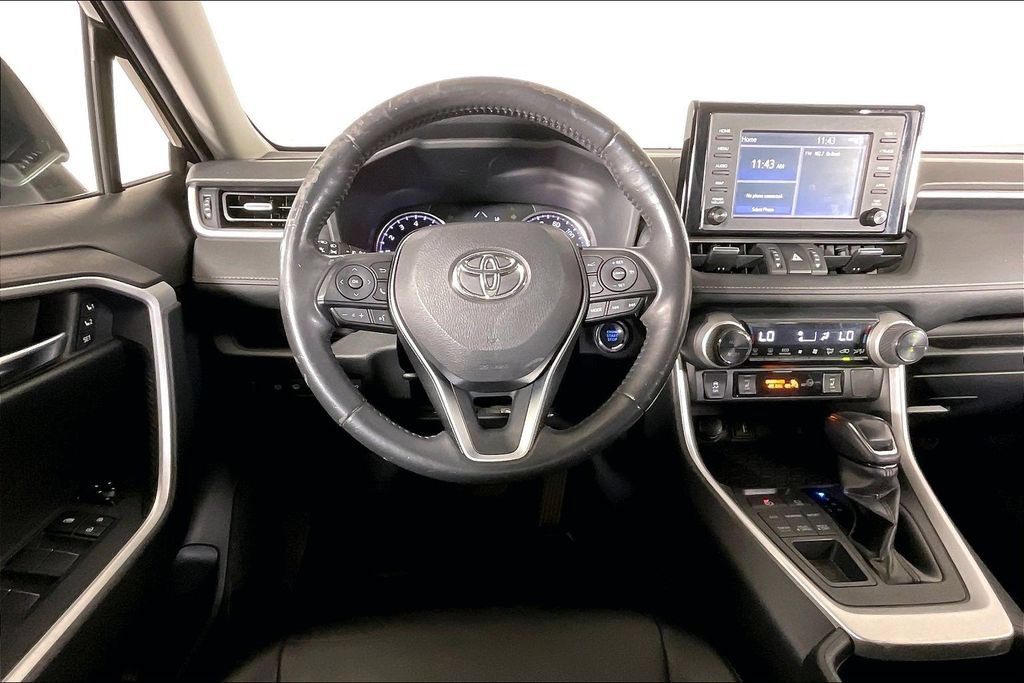 Used 2019 Toyota RAV4 XLE Premium w/ Cold Weather Package AWD/4WD image 4