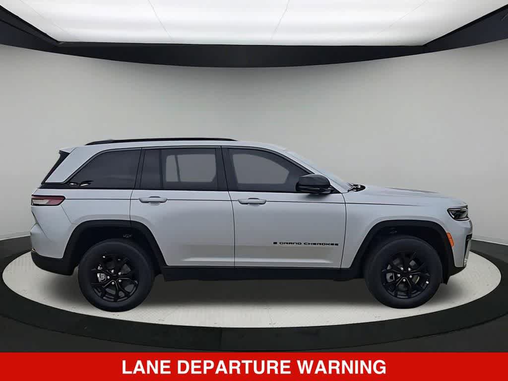 New 2026 Jeep Grand Cherokee Altitude AWD/4WD image 10