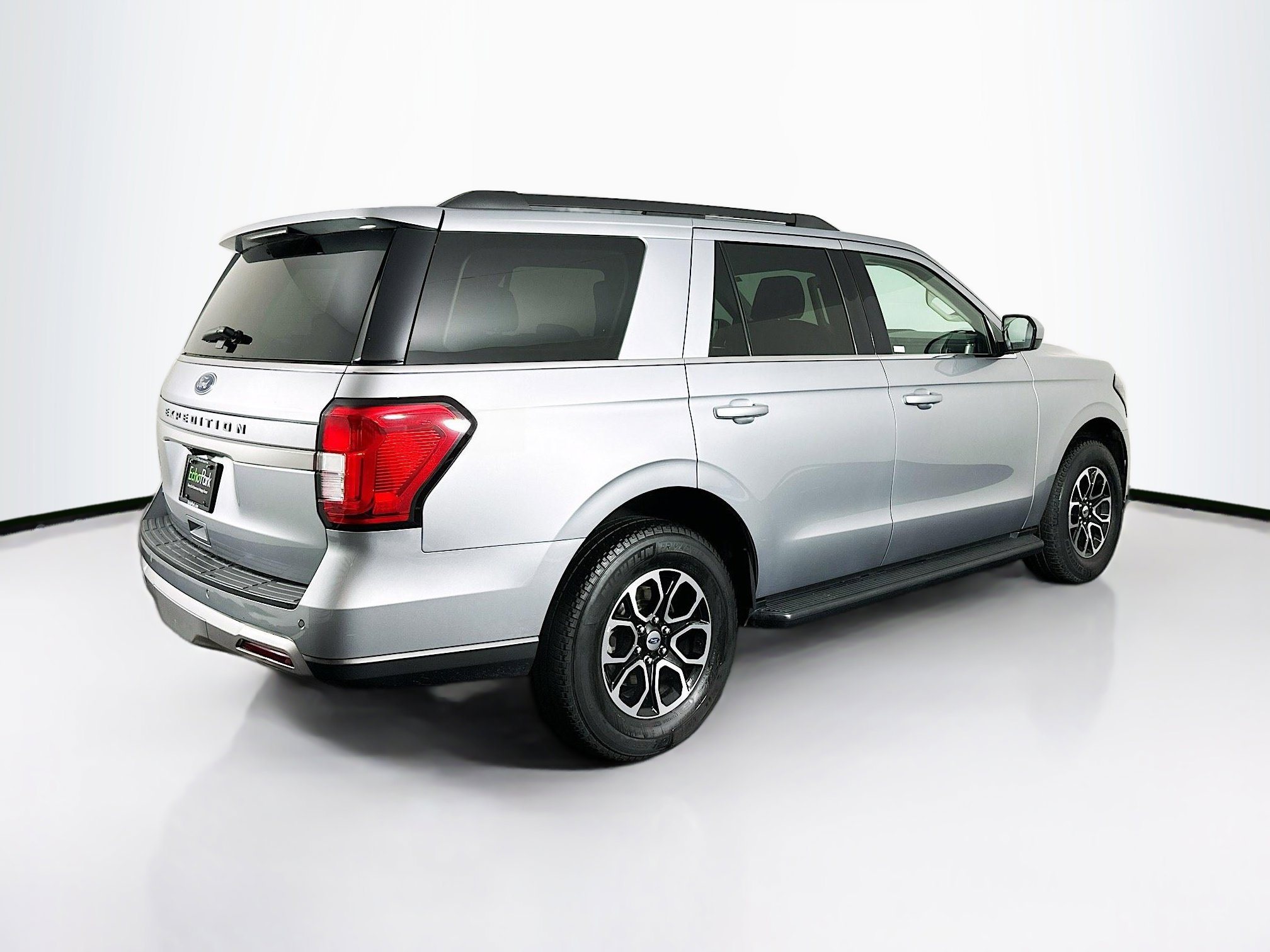 Used 2024 Ford Expedition XLT image 9