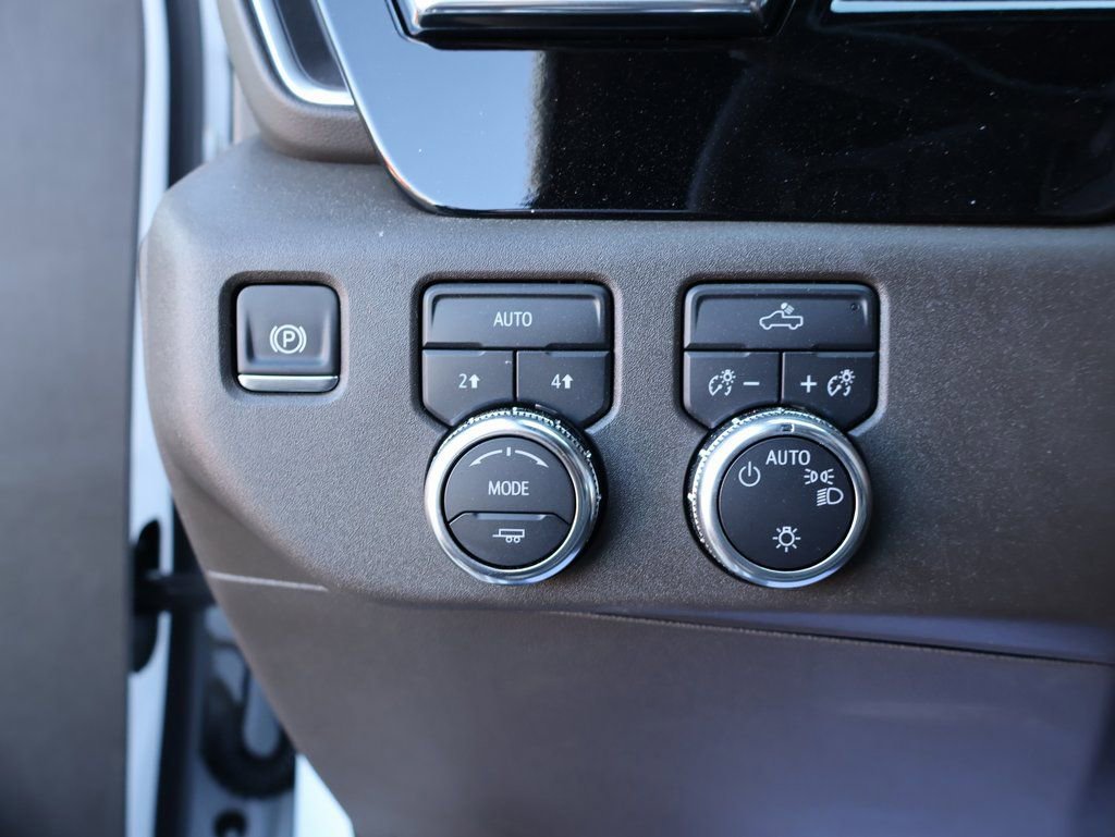 New 2025 GMC Sierra 1500 SLE image 12