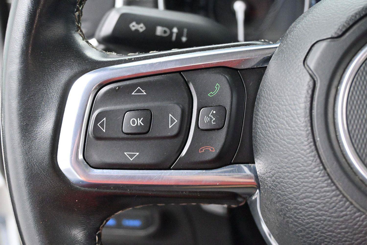 Used 2022 Jeep Wrangler Unlimited Sahara AWD/4WD image 17