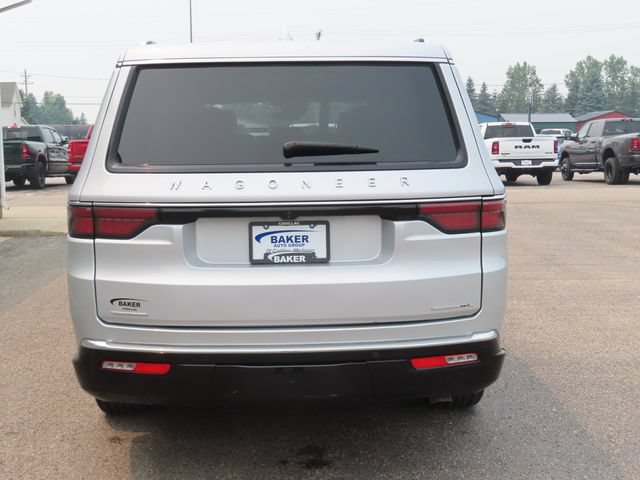 Used 2023 Jeep Wagoneer L Series II AWD/4WD image 10