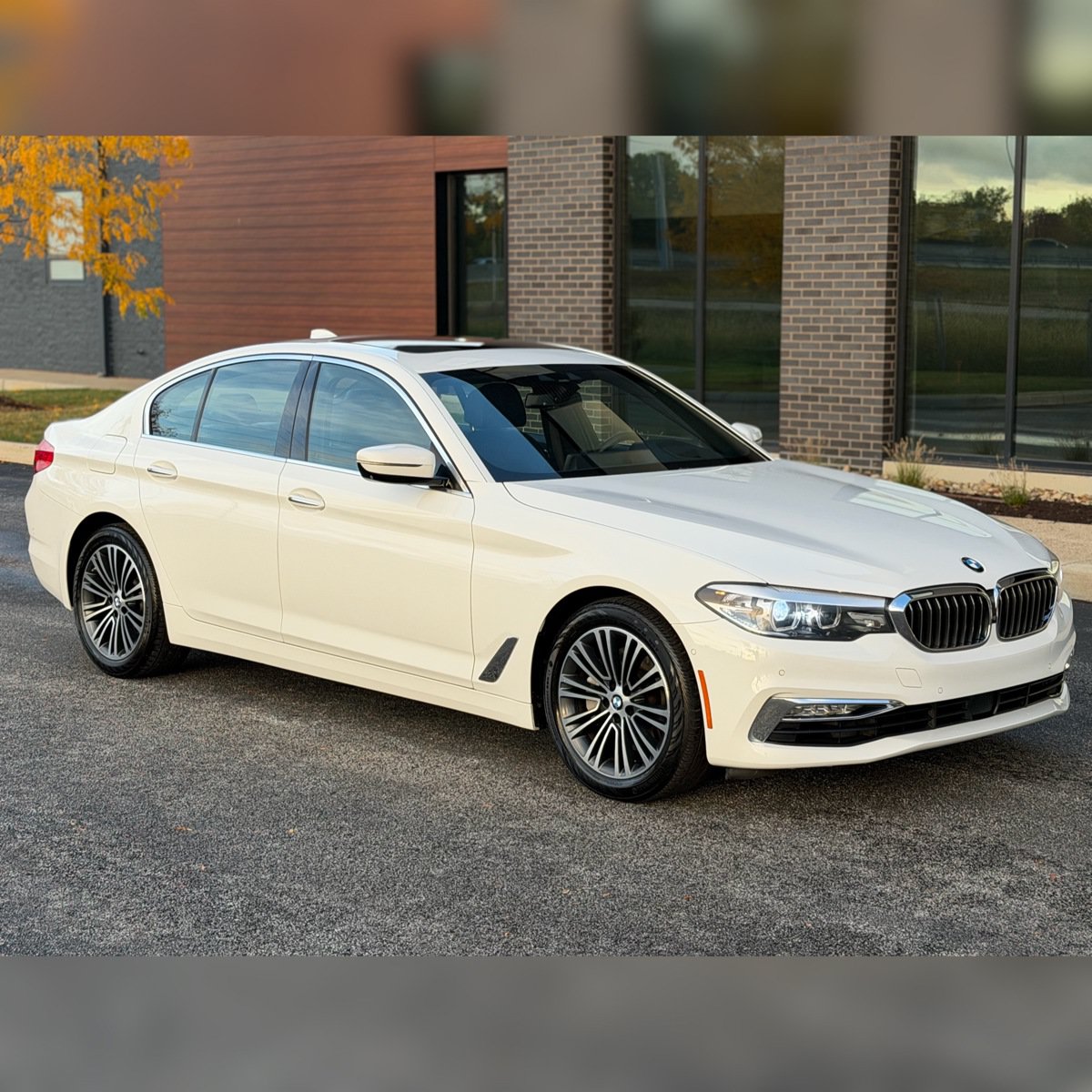 Used 2018 BMW 540i xDrive AWD/4WD image 1