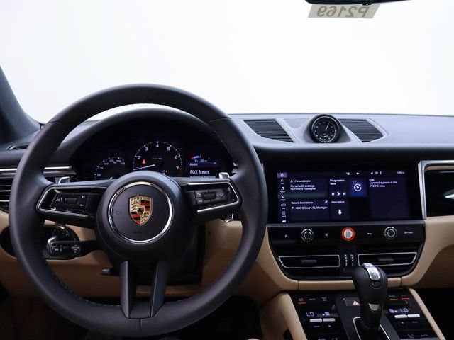 Used 2024 Porsche Macan AWD/4WD image 19