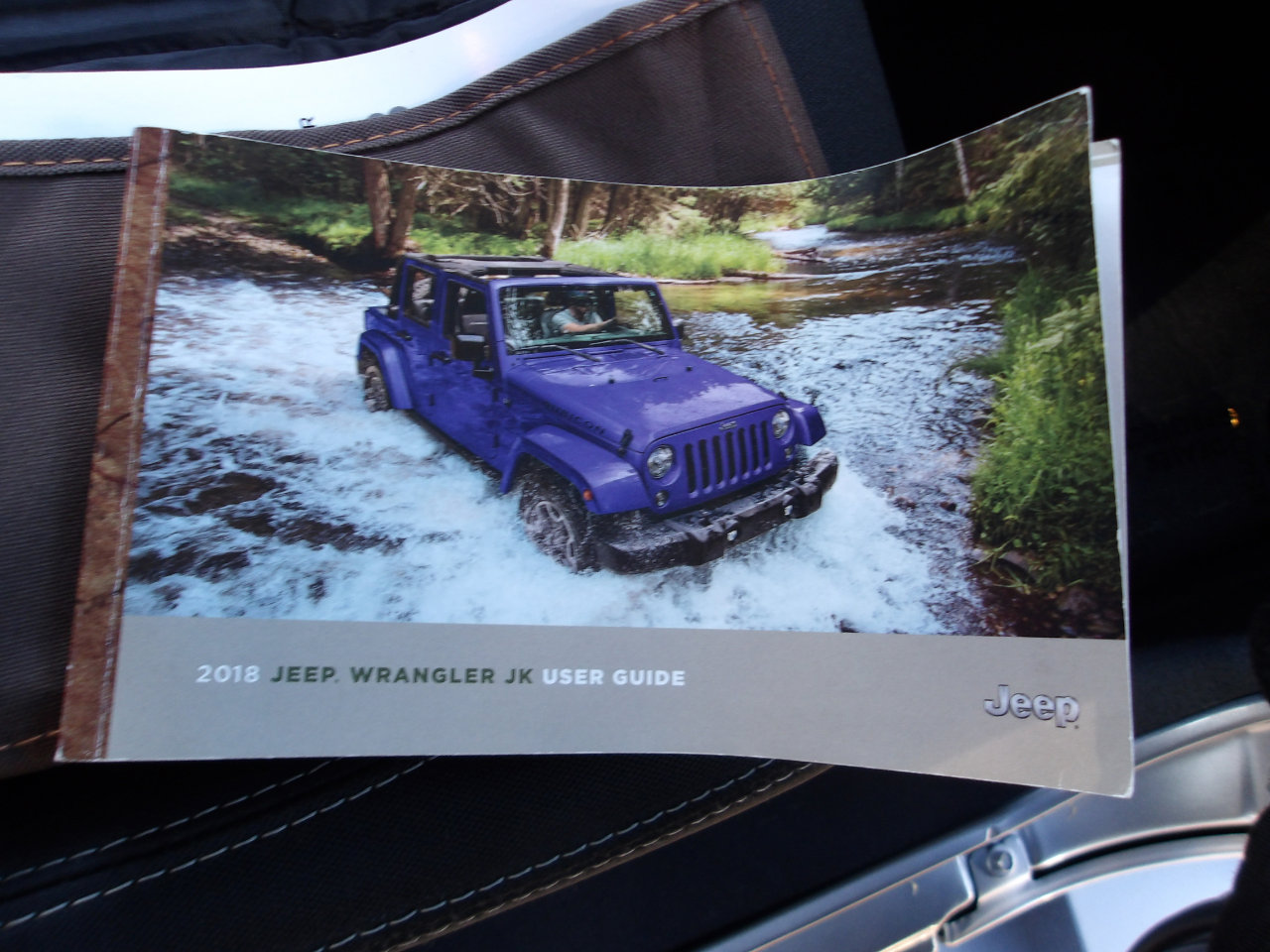 Used 2018 Jeep Wrangler Unlimited Sahara image 26