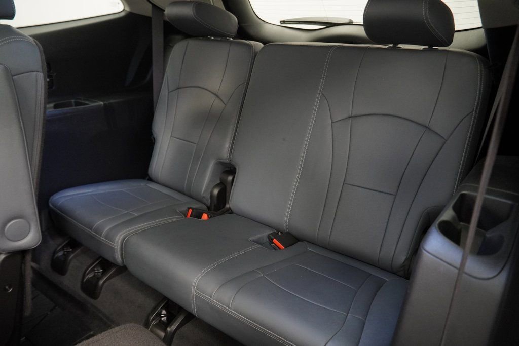 Used 2021 Buick Enclave Essence w/ Sport Touring Edition image 19