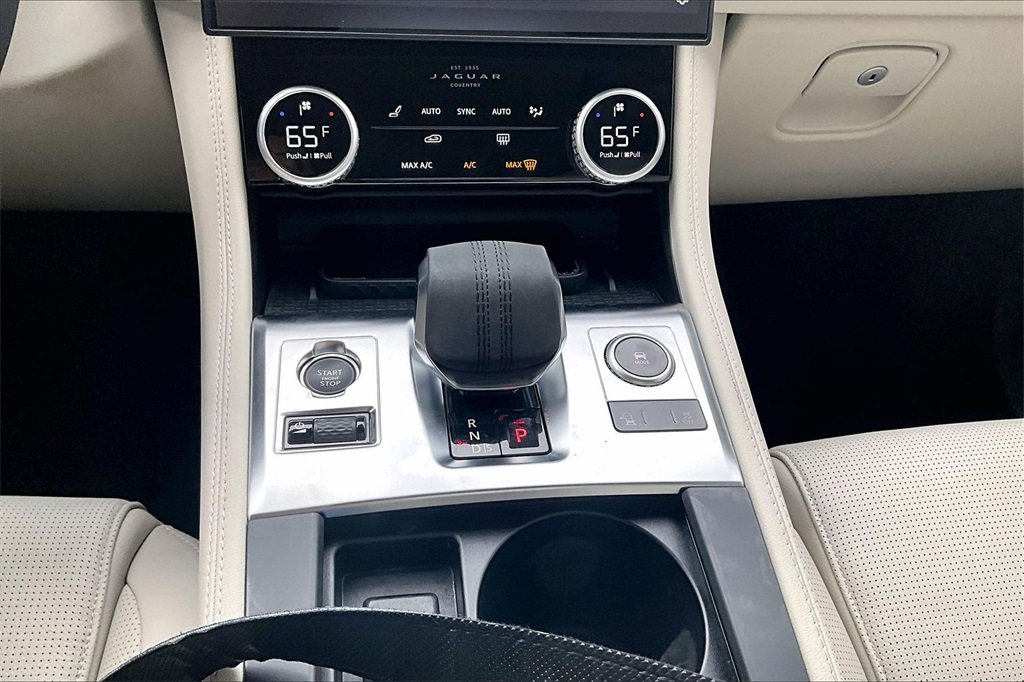 Used 2026 Jaguar F-PACE R-Dynamic S image 23