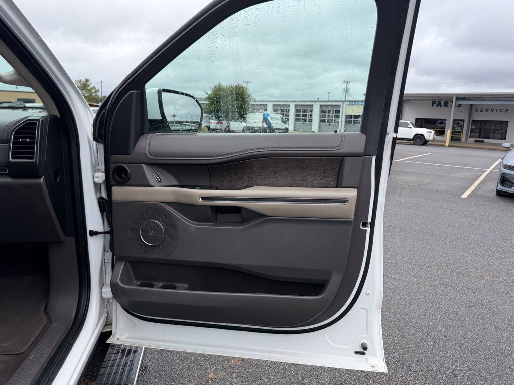 Used 2019 Ford Expedition Limited RWD image 31