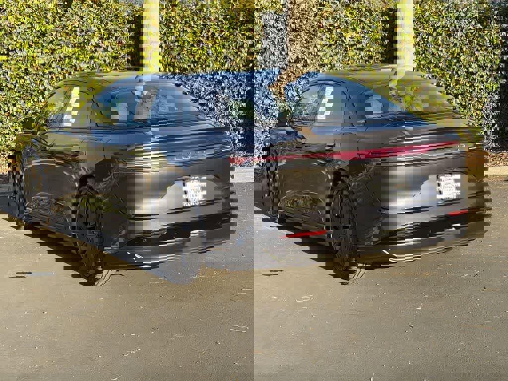 Used 2024 Lucid Air Touring image 4