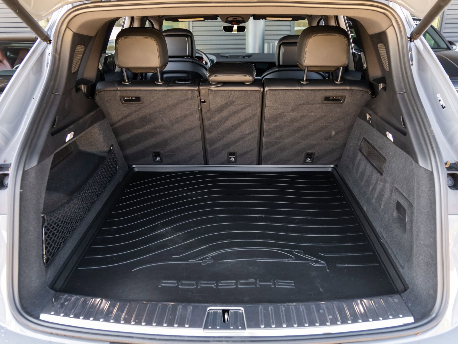 Certified 2026 Porsche Cayenne AWD/4WD image 37
