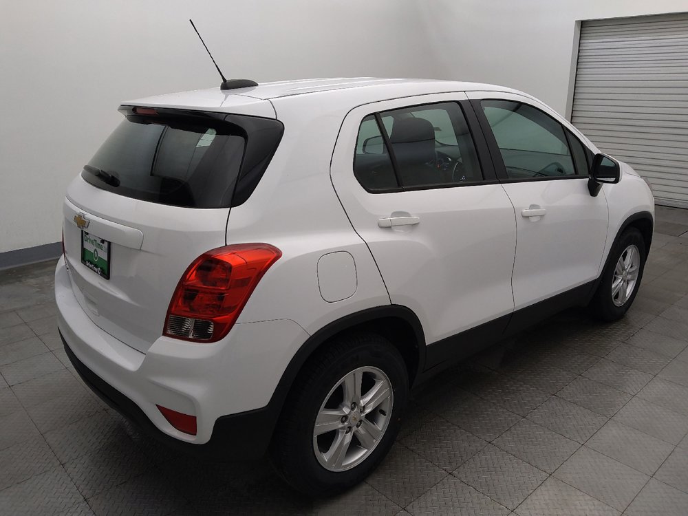 Used 2020 Chevrolet Trax LS w/ LPO, Cargo Package FWD image 9