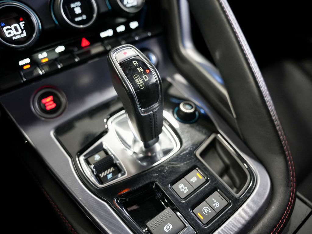 Used 2018 Jaguar F-TYPE R AWD/4WD image 17