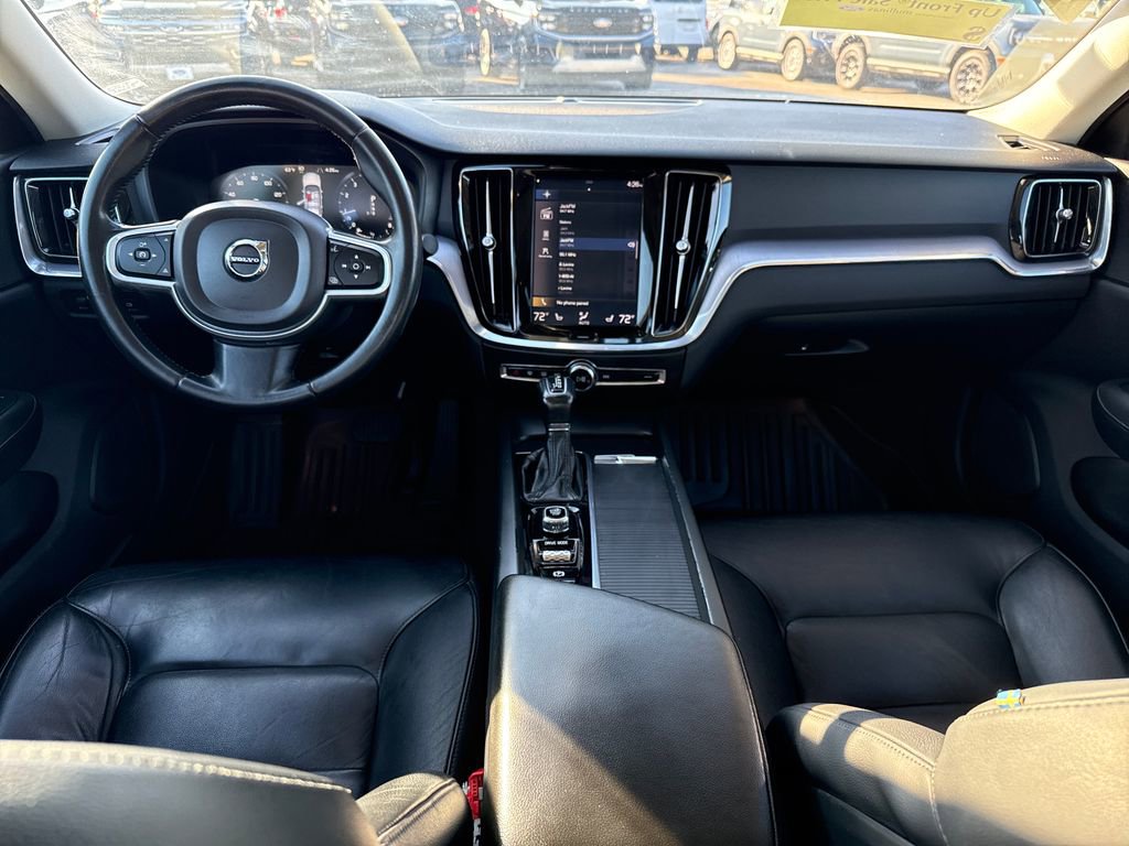 Used 2020 Volvo S60 T6 Momentum image 5