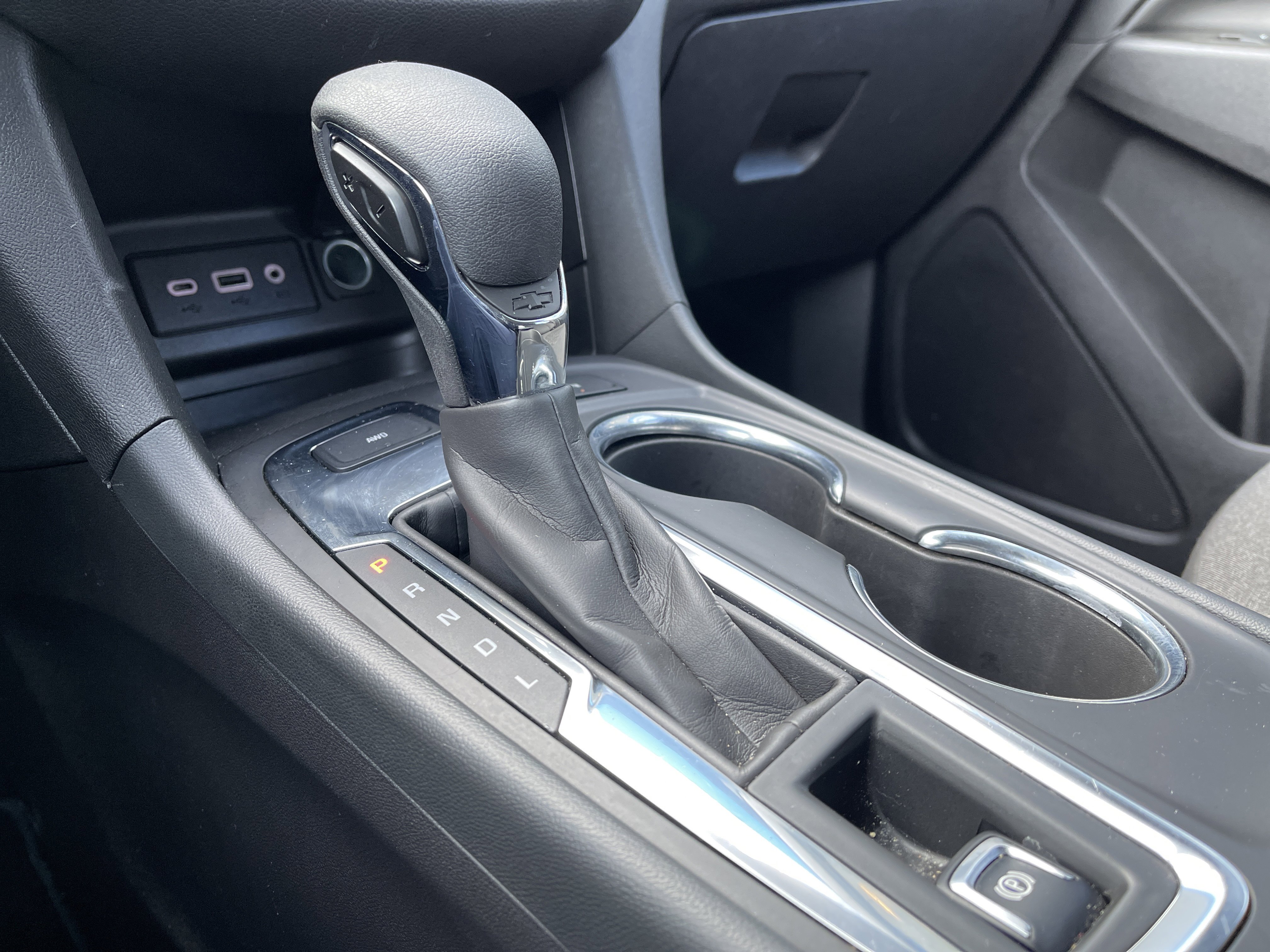 Used 2024 Chevrolet Equinox LT image 32