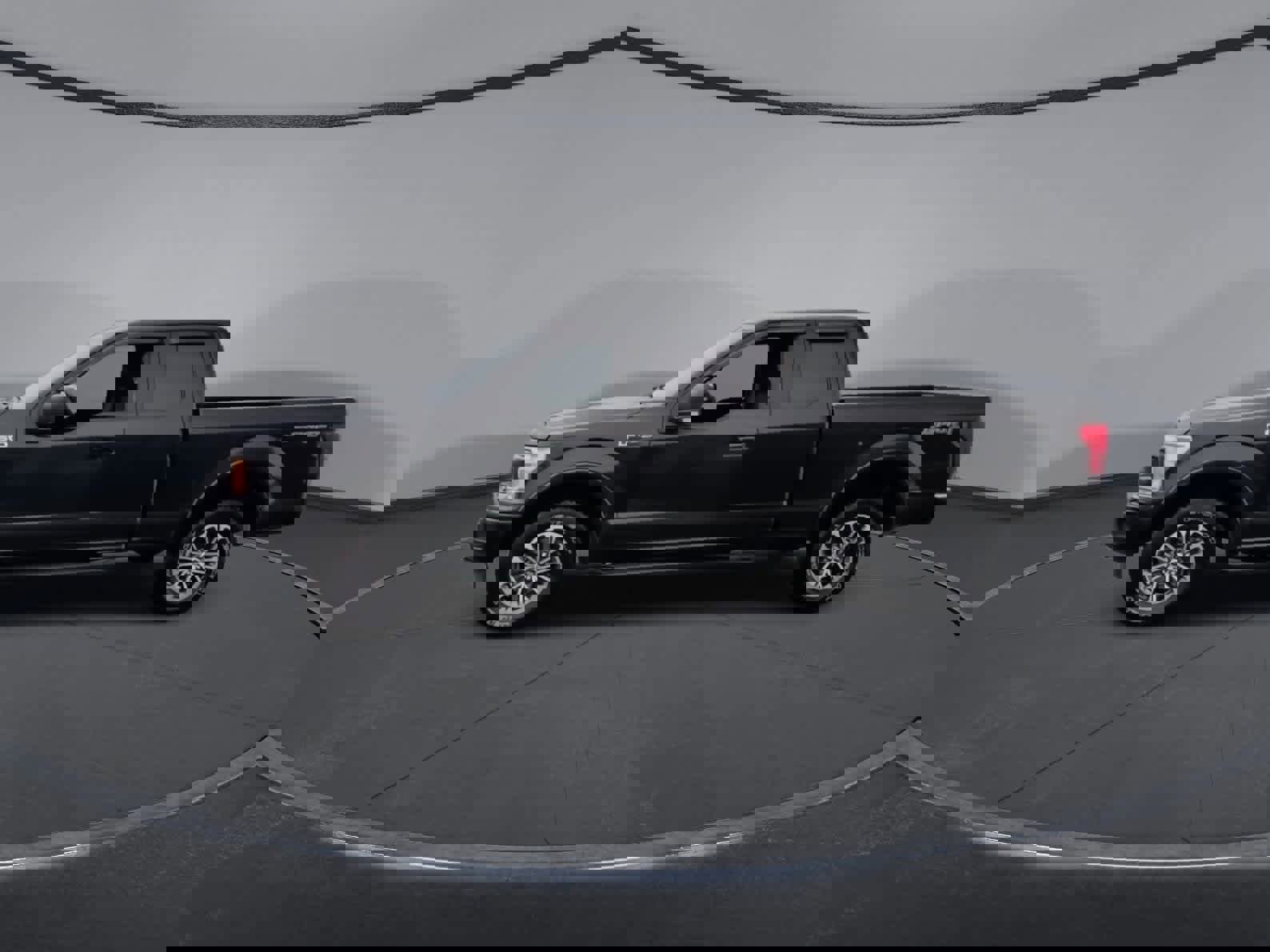 Certified 2019 Ford F150 XLT w/ Equipment Group 302A Luxury image 4