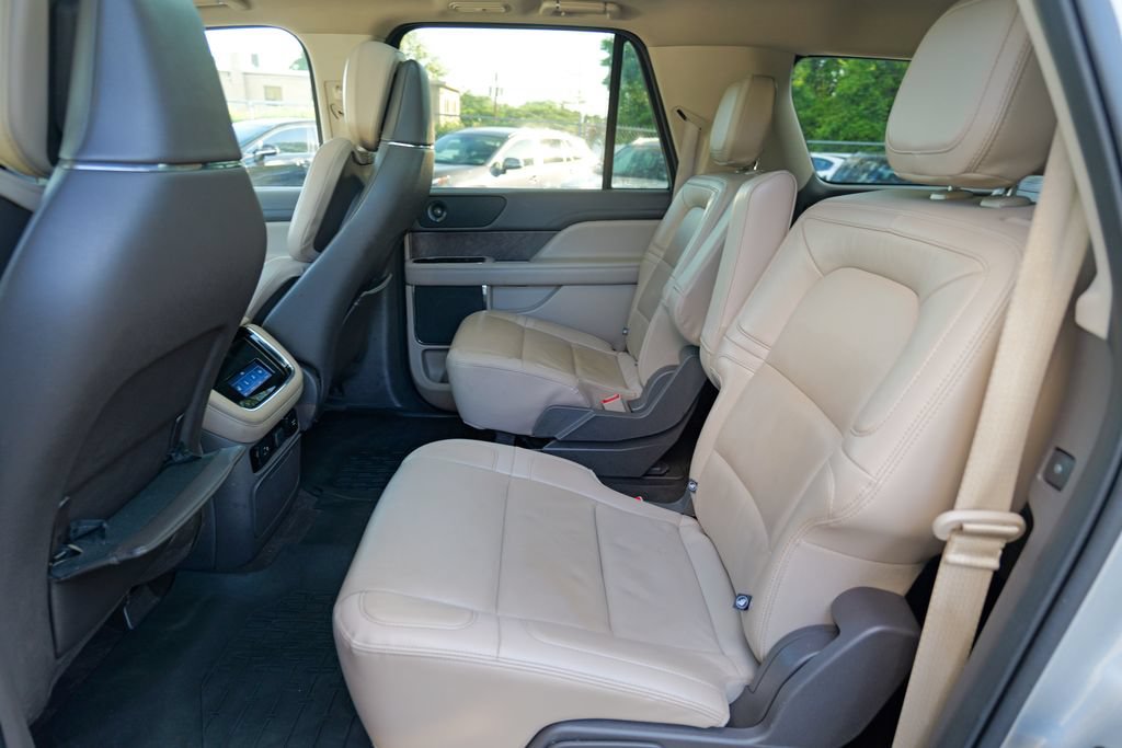 Used 2023 Lincoln Navigator L Reserve AWD/4WD image 27
