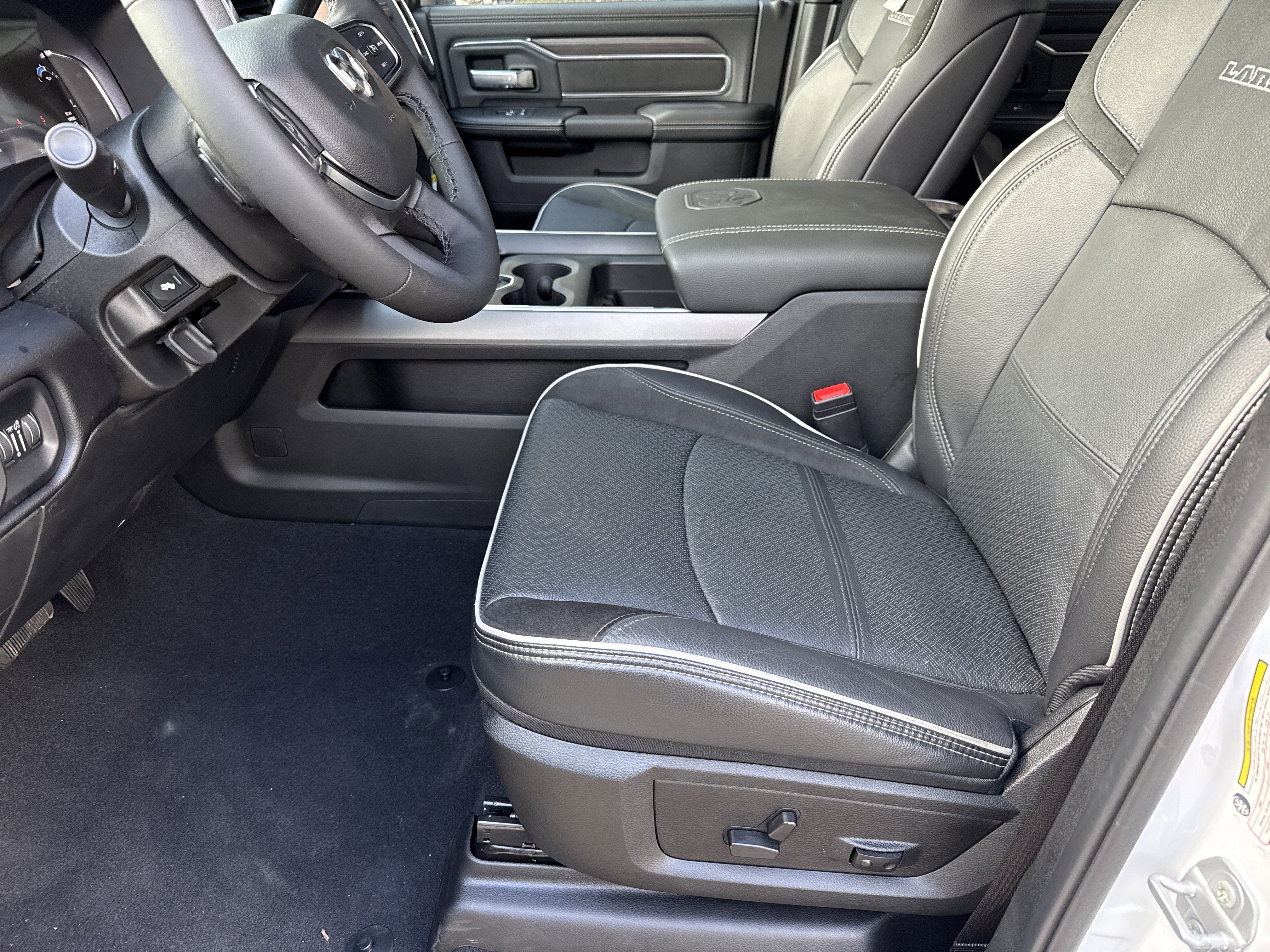 New 2025 RAM 3500 Laramie w/ Towing Technology Group image 9