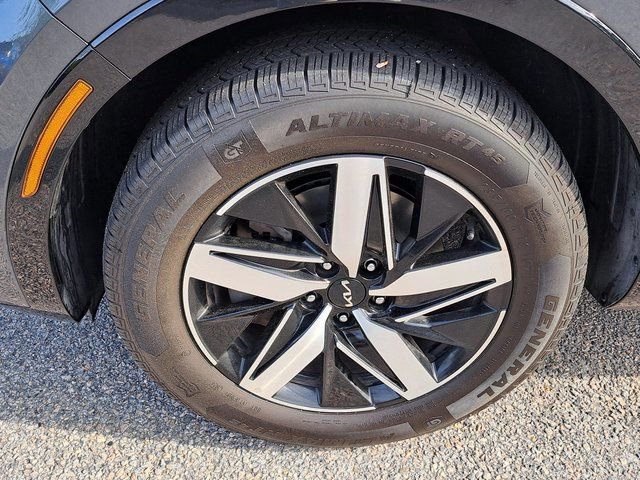 Used 2022 Kia Sorento S image 31