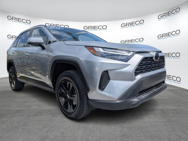 Used 2023 Toyota RAV4 XLE image 1