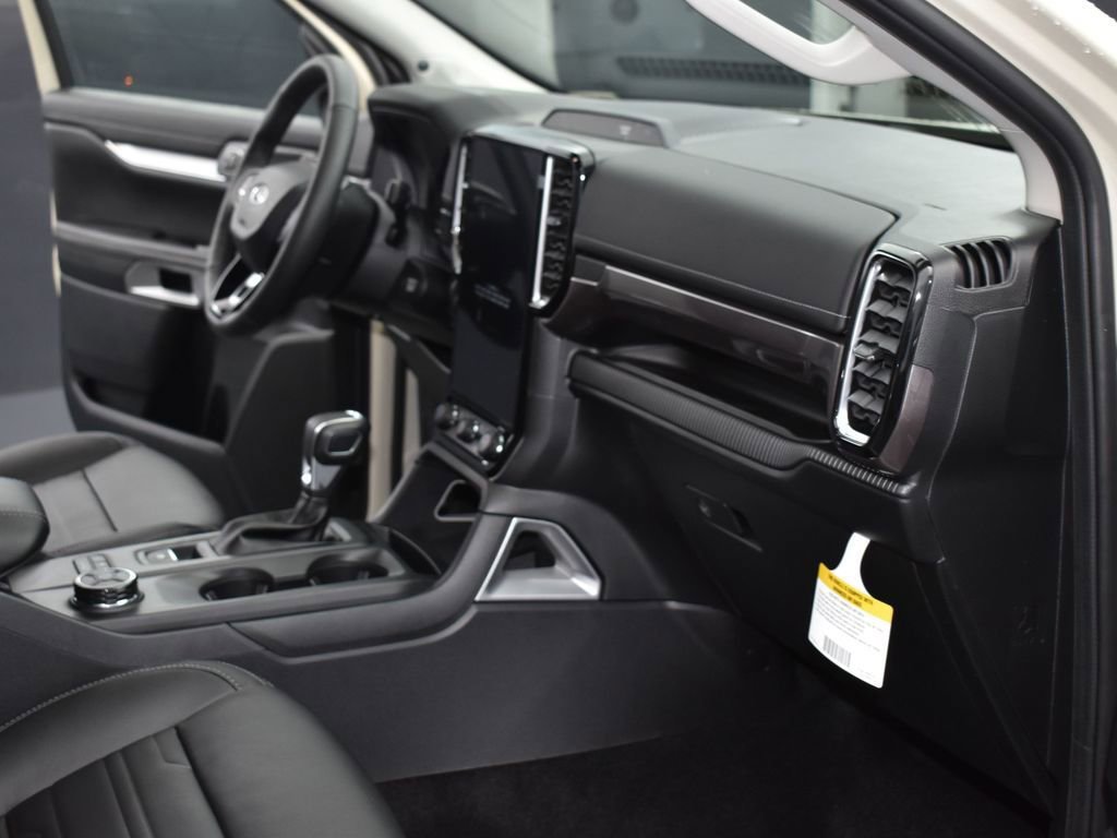 New 2025 Ford Ranger Lariat w/ FX4 Off-Road Package image 16