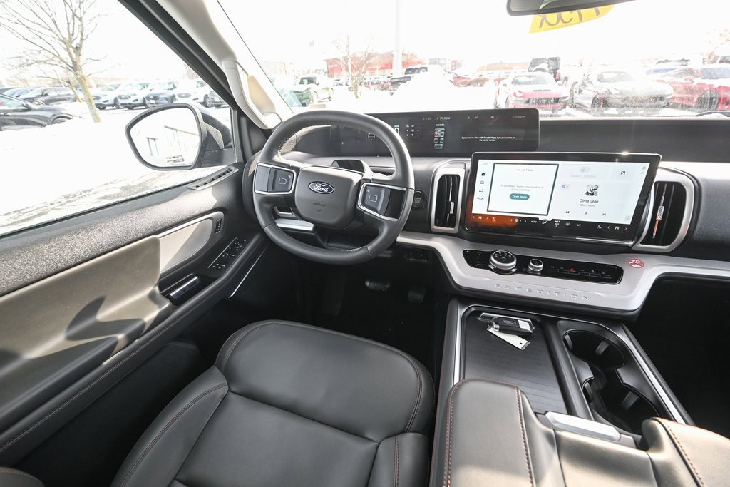 Certified 2025 Ford Expedition Active image 28