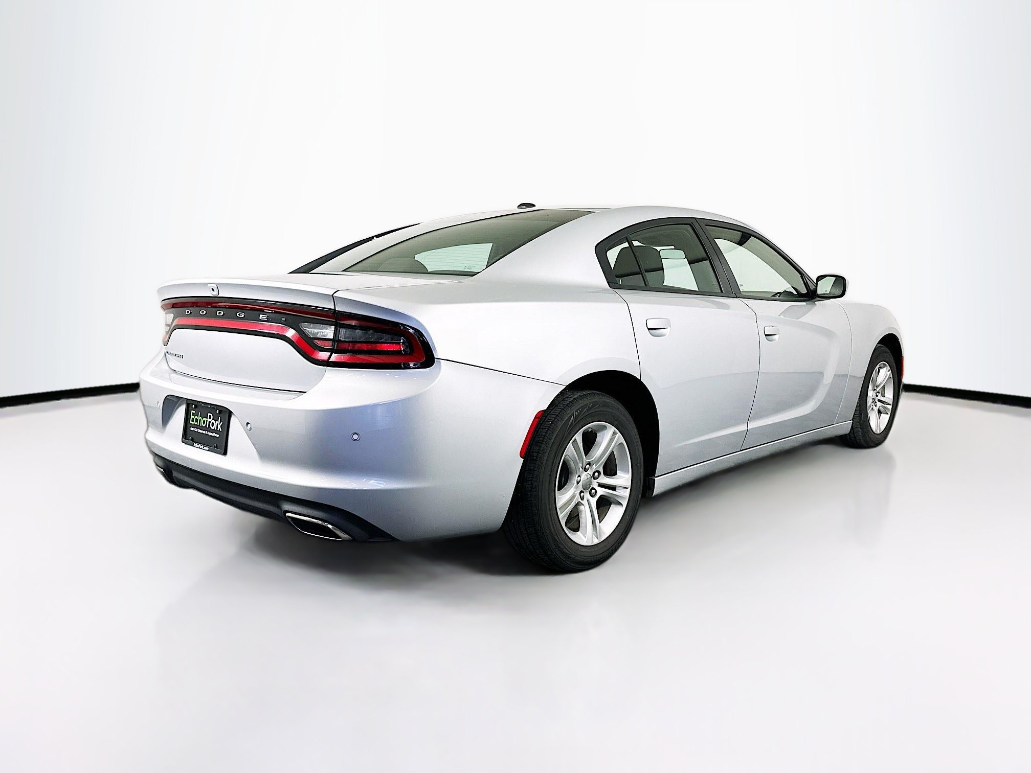 Used 2022 Dodge Charger SXT RWD image 9