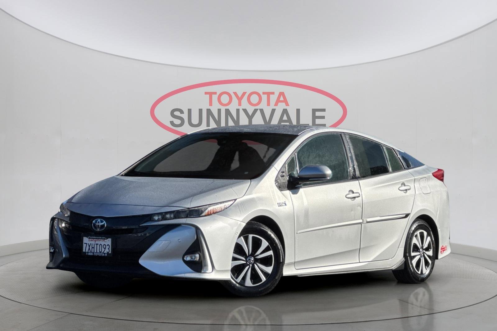 Used 2017 Toyota Prius Prime Advanced video 2