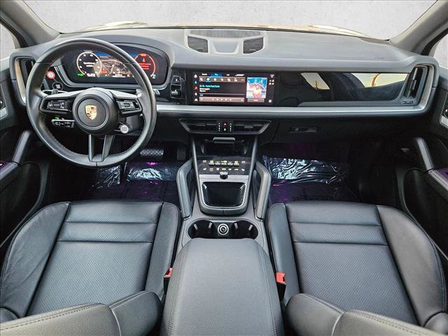 Used 2024 Porsche Cayenne image 19