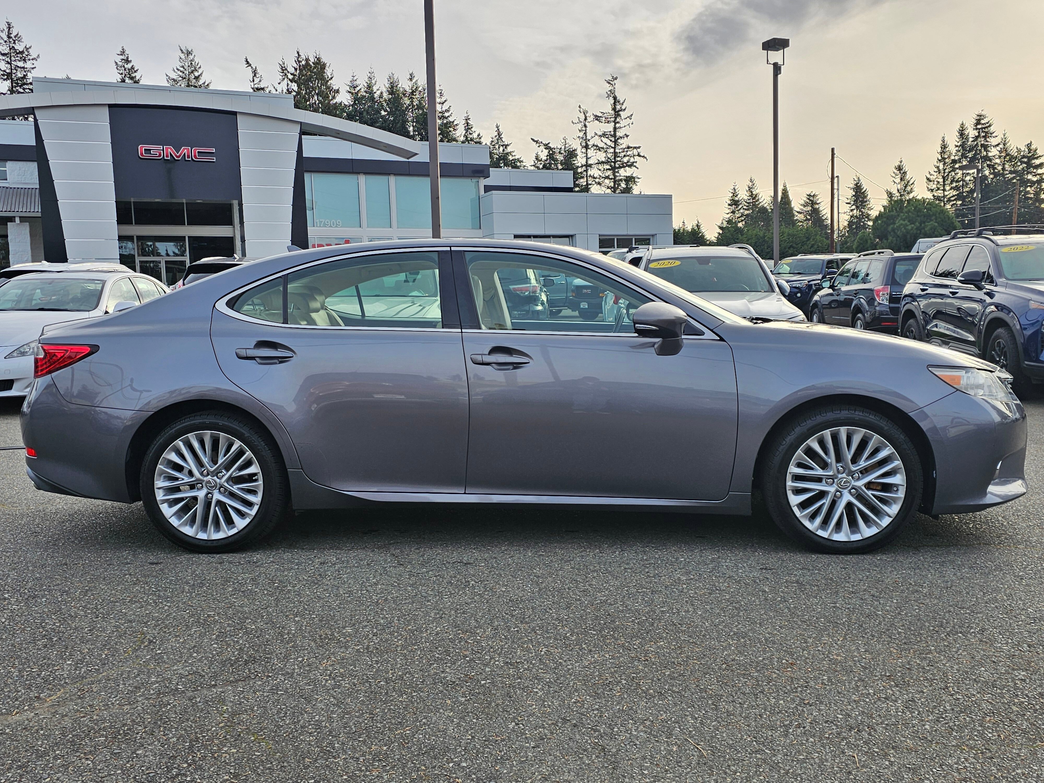 Used 2013 Lexus ES 350 4dr Sdn image 8