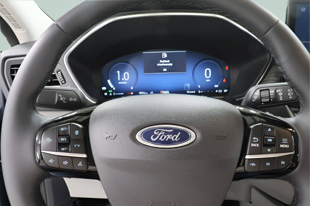 Used 2023 Ford Escape Platinum image 12