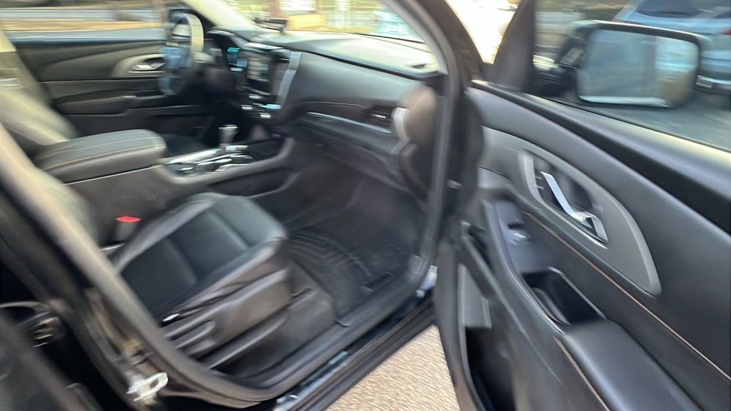 Used 2019 Chevrolet Traverse LT image 17