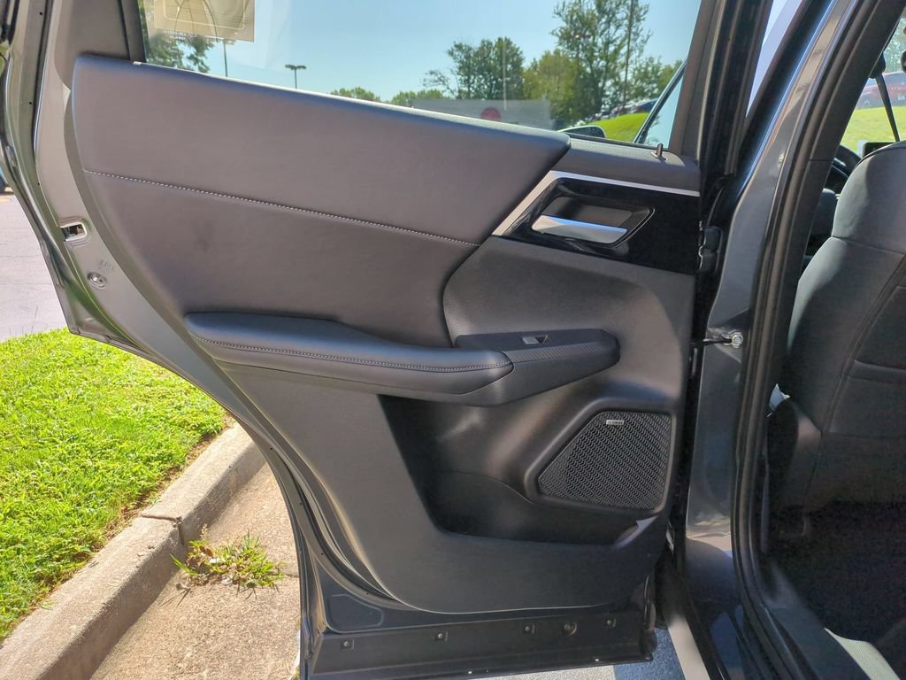 Used 2025 Mitsubishi Outlander SE AWD/4WD image 27