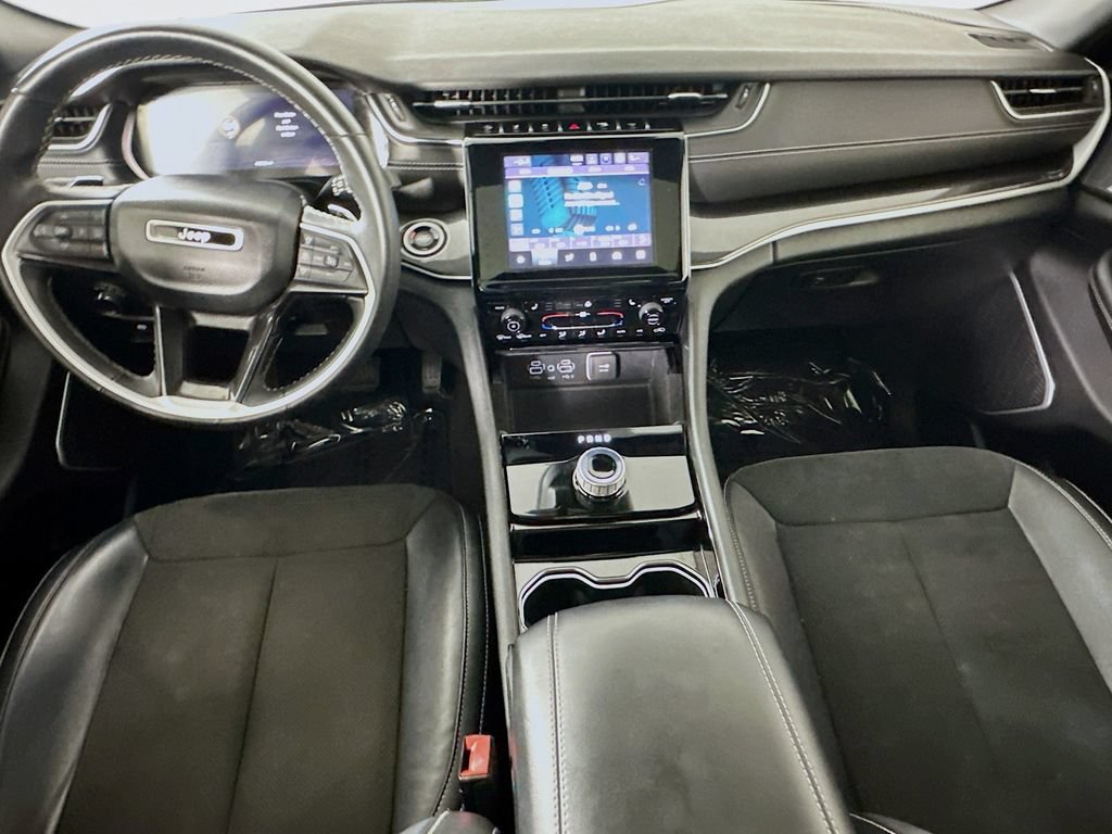 Used 2022 Jeep Grand Cherokee Altitude RWD image 16
