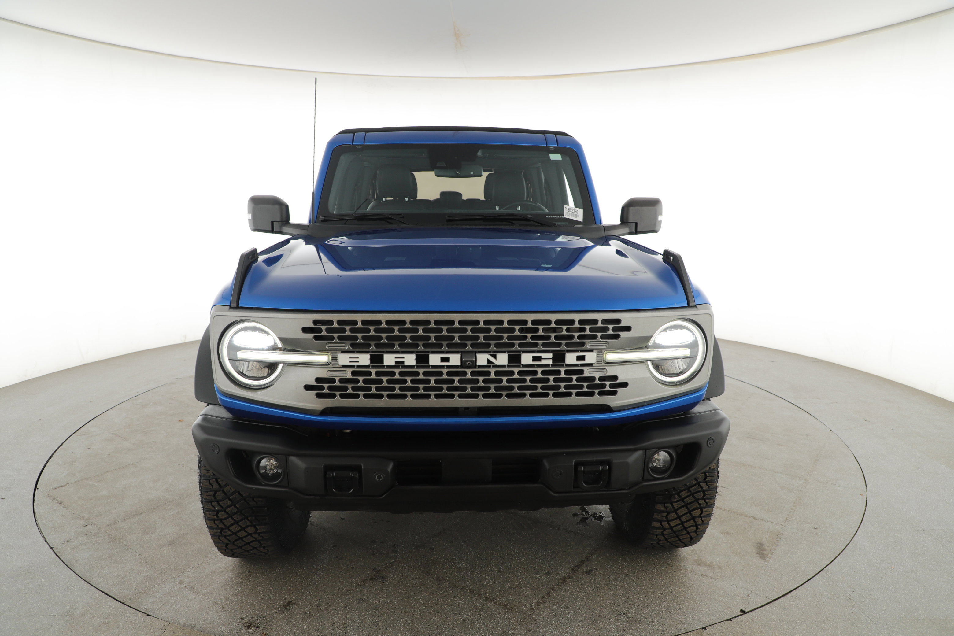 Used 2022 Ford Bronco Badlands image 2