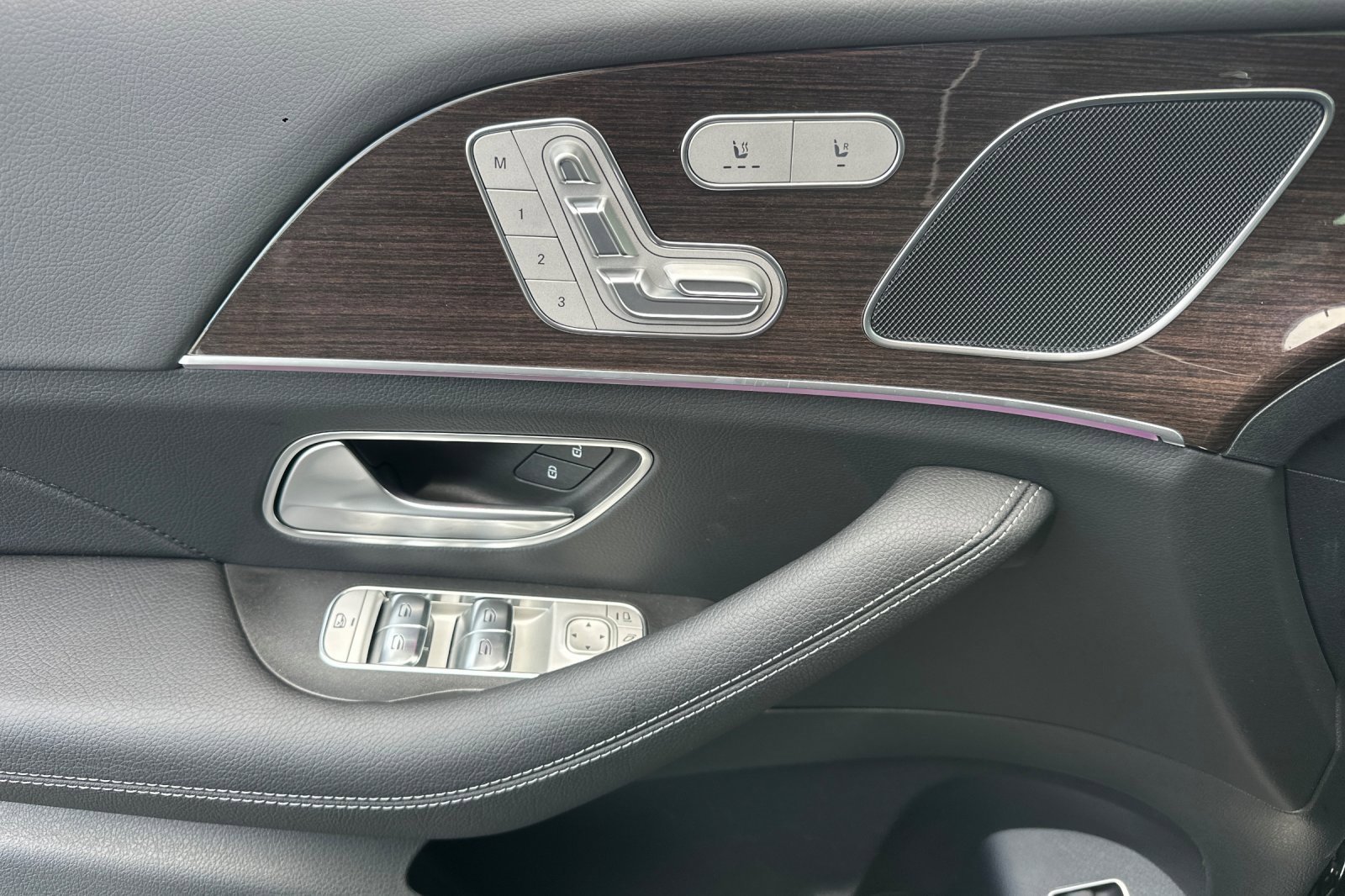 Used 2025 Mercedes-Benz GLE 350 4MATIC image 8