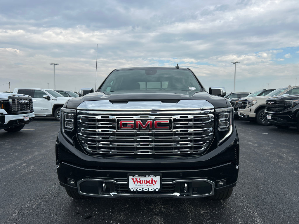 New 2026 GMC Sierra 1500 Denali w/ Denali Reserve Package AWD/4WD image 4