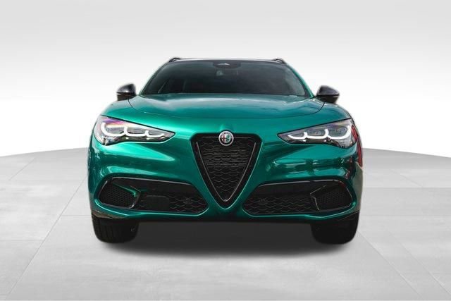 New 2025 Alfa Romeo Stelvio Sprint image 9