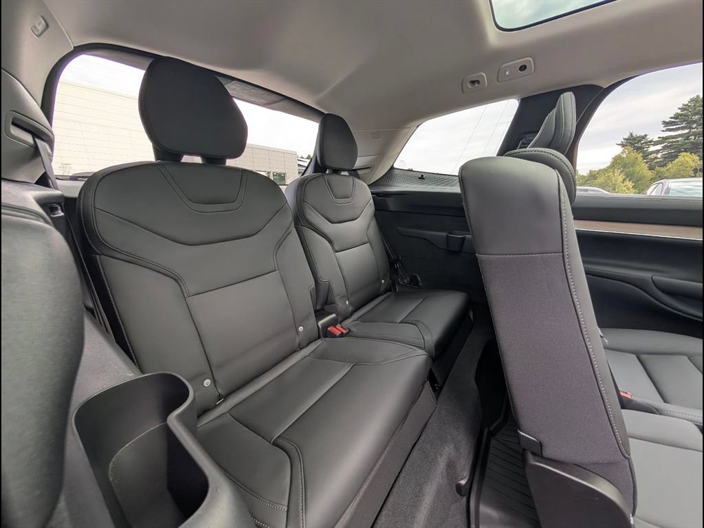 Certified 2025 Volvo EX90 Ultra AWD/4WD image 22