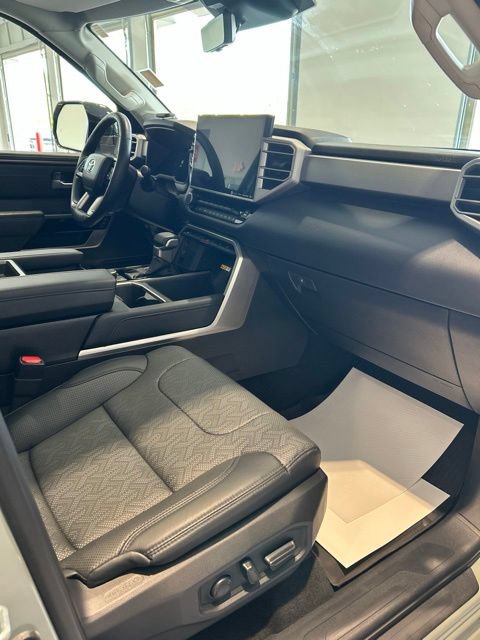 Used 2024 Toyota Tundra Limited AWD/4WD image 16