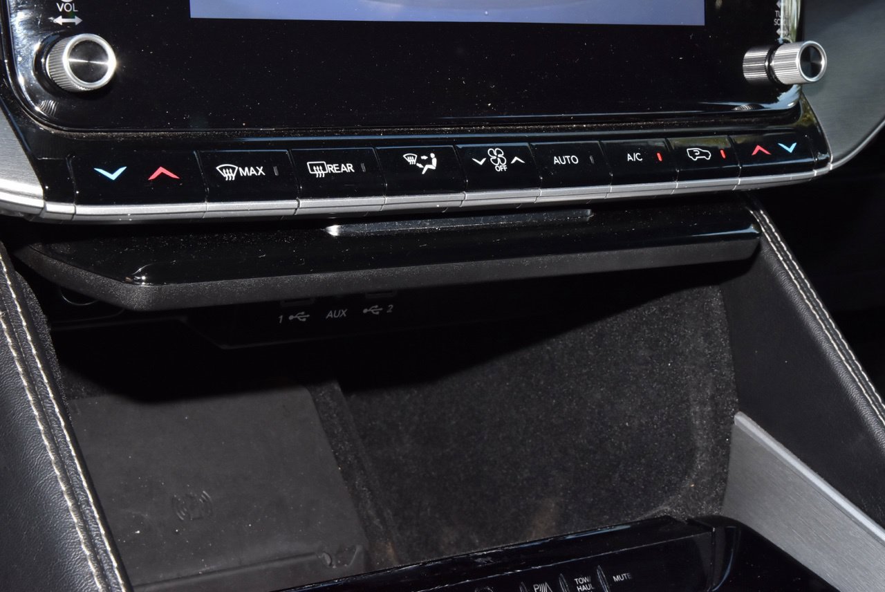 Used 2025 Jeep Wagoneer Series II AWD/4WD image 30