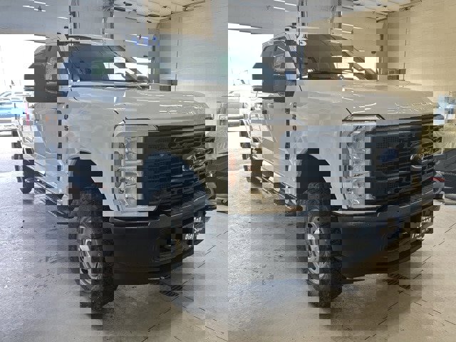 New 2026 Ford F250 XL w/ XL Off-Road Package image 3
