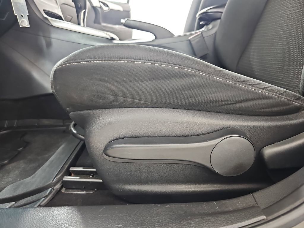 Used 2017 Nissan Sentra S FWD image 33